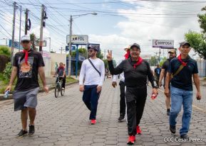 Miles de sandinistas caminan en saludo al 44/19 en Julio Victorioso