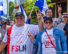 Miles de sandinistas caminan en saludo al 44/19 en Julio Victorioso