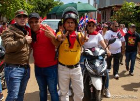 Miles de sandinistas caminan en saludo al 44/19 en Julio Victorioso