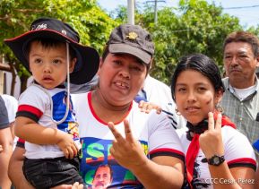 Miles de sandinistas caminan en saludo al 44/19 en Julio Victorioso