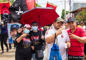 Miles de sandinistas caminan en saludo al 44/19 en Julio Victorioso