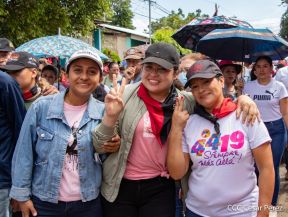 Miles de sandinistas caminan en saludo al 44/19 en Julio Victorioso
