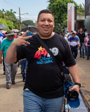 Miles de sandinistas caminan en saludo al 44/19 en Julio Victorioso