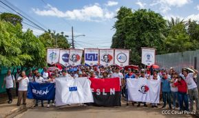 Miles de sandinistas caminan en saludo al 44/19 en Julio Victorioso