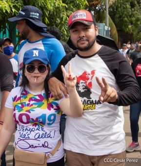 Miles de sandinistas caminan en saludo al 44/19 en Julio Victorioso