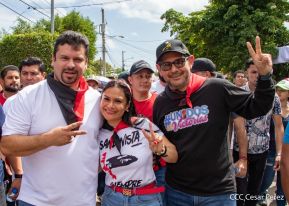 Miles de sandinistas caminan en saludo al 44/19 en Julio Victorioso