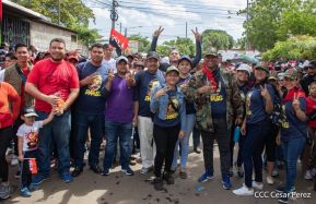 Miles de sandinistas caminan en saludo al 44/19 en Julio Victorioso