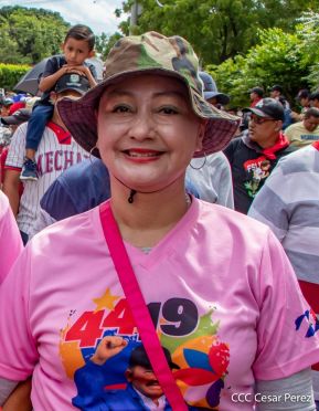 Miles de sandinistas caminan en saludo al 44/19 en Julio Victorioso