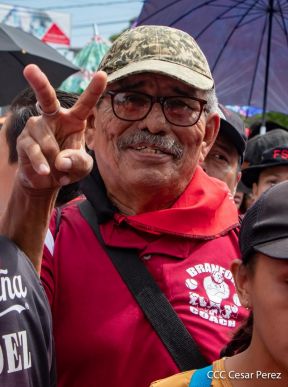 Miles de sandinistas caminan en saludo al 44/19 en Julio Victorioso
