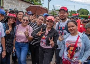 Miles de sandinistas caminan en saludo al 44/19 en Julio Victorioso