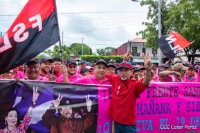 Miles de sandinistas caminan en saludo al 44/19 en Julio Victorioso