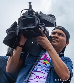 Miles de sandinistas caminan en saludo al 44/19 en Julio Victorioso