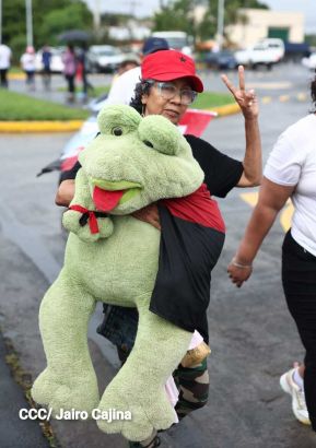 Multitudinaria caminata en saludo al 44/19 y homenaje a la gesta heroica de Julio Buitrago