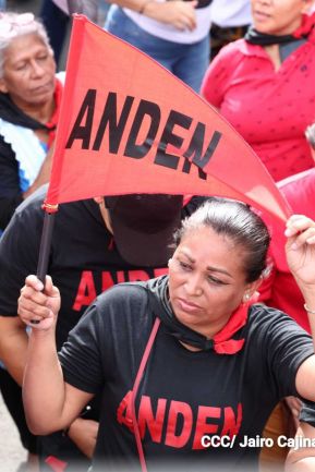 Familias sandinistas celebran con caminata el Día de la Alegría en Nicaragua