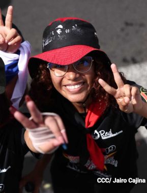 Familias sandinistas celebran con caminata el Día de la Alegría en Nicaragua