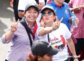 Familias sandinistas celebran con caminata el Día de la Alegría en Nicaragua