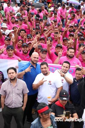 Familias sandinistas celebran con caminata el Día de la Alegría en Nicaragua