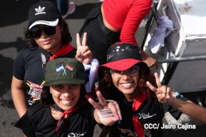 Familias sandinistas celebran con caminata el Día de la Alegría en Nicaragua