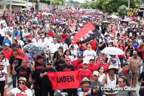 Familias sandinistas celebran con caminata el Día de la Alegría en Nicaragua