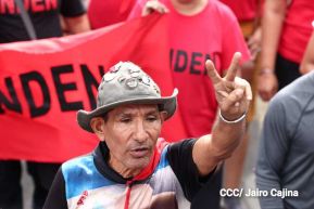 Familias sandinistas celebran con caminata el Día de la Alegría en Nicaragua