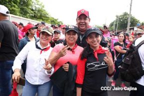 Familias sandinistas celebran con caminata el Día de la Alegría en Nicaragua