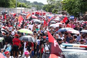 Familias sandinistas celebran con caminata el Día de la Alegría en Nicaragua