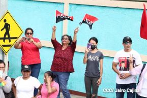 Familias sandinistas celebran con caminata el Día de la Alegría en Nicaragua