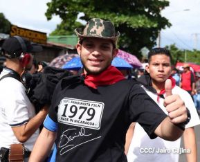 Familias sandinistas celebran con caminata el Día de la Alegría en Nicaragua