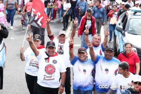 Familias sandinistas celebran con caminata el Día de la Alegría en Nicaragua
