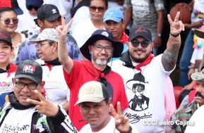 Familias sandinistas celebran con caminata el Día de la Alegría en Nicaragua