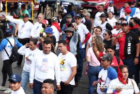 Familias sandinistas celebran con caminata el Día de la Alegría en Nicaragua