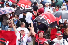 Familias sandinistas celebran con caminata el Día de la Alegría en Nicaragua