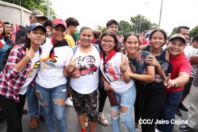 Familias sandinistas celebran con caminata el Día de la Alegría en Nicaragua