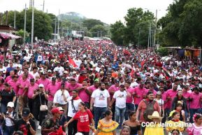 Familias sandinistas celebran con caminata el Día de la Alegría en Nicaragua