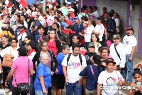 Familias sandinistas celebran con caminata el Día de la Alegría en Nicaragua
