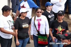 Familias sandinistas celebran con caminata el Día de la Alegría en Nicaragua