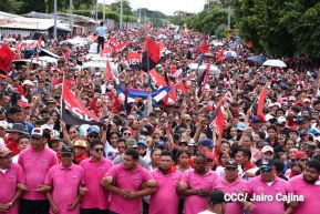 Familias sandinistas celebran con caminata el Día de la Alegría en Nicaragua