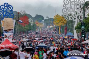 Concierto y fiesta popular por el Día de la Alegría, Avenida de Bolívar a Chávez