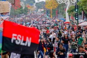 Concierto y fiesta popular por el Día de la Alegría, Avenida de Bolívar a Chávez