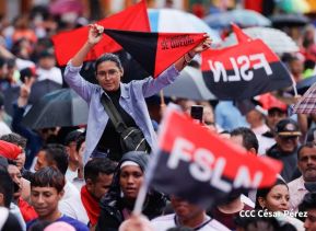 Concierto y fiesta popular por el Día de la Alegría, Avenida de Bolívar a Chávez