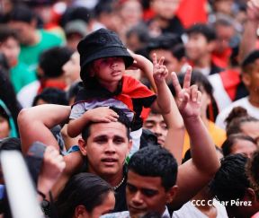 Concierto y fiesta popular por el Día de la Alegría, Avenida de Bolívar a Chávez
