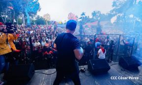 Concierto y fiesta popular por el Día de la Alegría, Avenida de Bolívar a Chávez