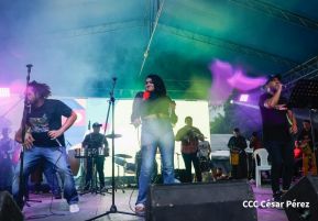 Concierto y fiesta popular por el Día de la Alegría, Avenida de Bolívar a Chávez