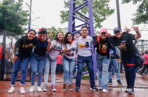 Concierto y fiesta popular por el Día de la Alegría, Avenida de Bolívar a Chávez