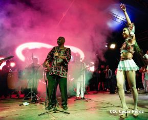 Concierto y fiesta popular por el Día de la Alegría, Avenida de Bolívar a Chávez