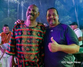 Concierto y fiesta popular por el Día de la Alegría, Avenida de Bolívar a Chávez