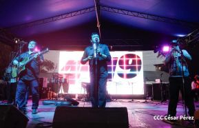 Concierto y fiesta popular por el Día de la Alegría, Avenida de Bolívar a Chávez