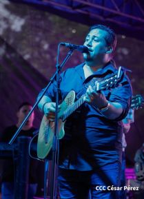 Concierto y fiesta popular por el Día de la Alegría, Avenida de Bolívar a Chávez