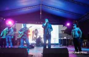 Concierto y fiesta popular por el Día de la Alegría, Avenida de Bolívar a Chávez