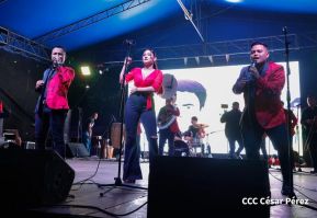 Concierto y fiesta popular por el Día de la Alegría, Avenida de Bolívar a Chávez